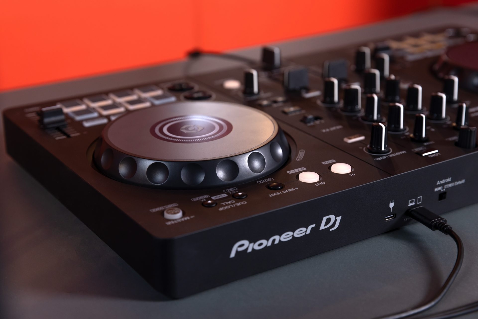 Pioneer DJ Introduces the DDJFLX4, a BeginnerFriendly DJ Controller